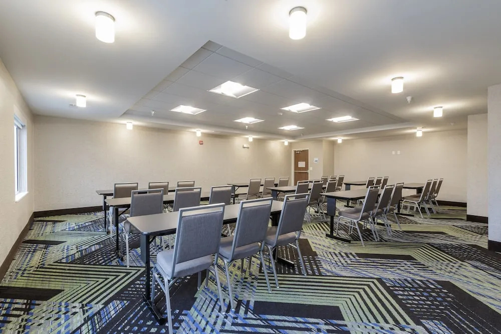 Holiday Inn Express & Suites- South Bend Casino by IHG