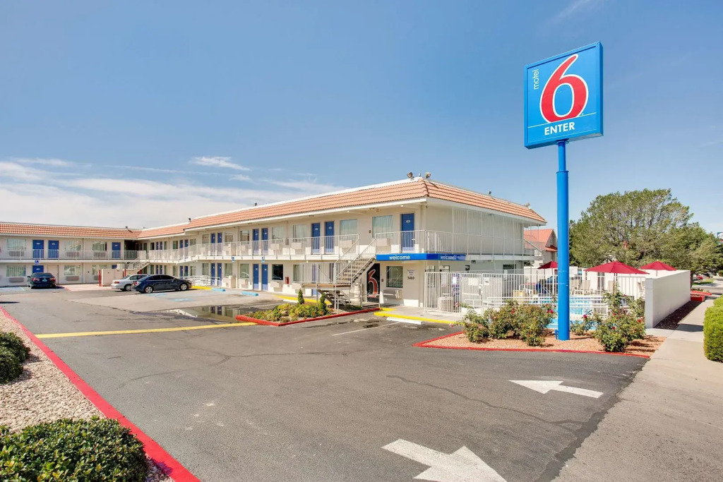 Motel 6-Albuquerque, NM - Carlisle