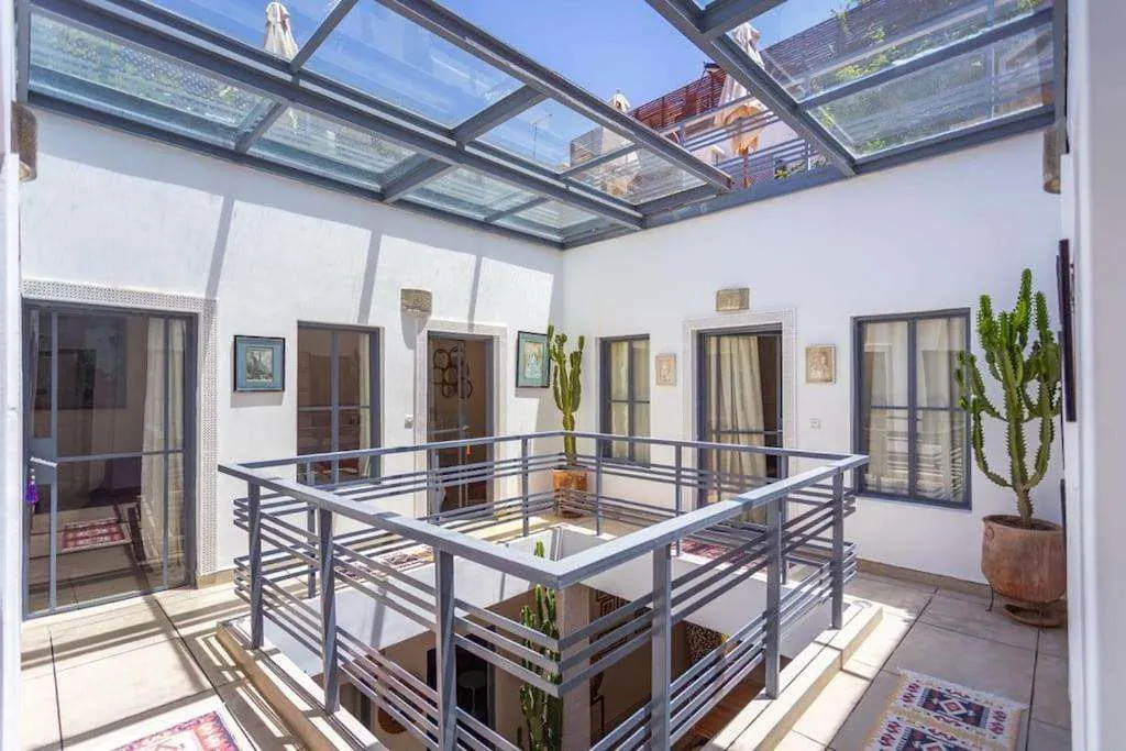 Riad La Sarrazine