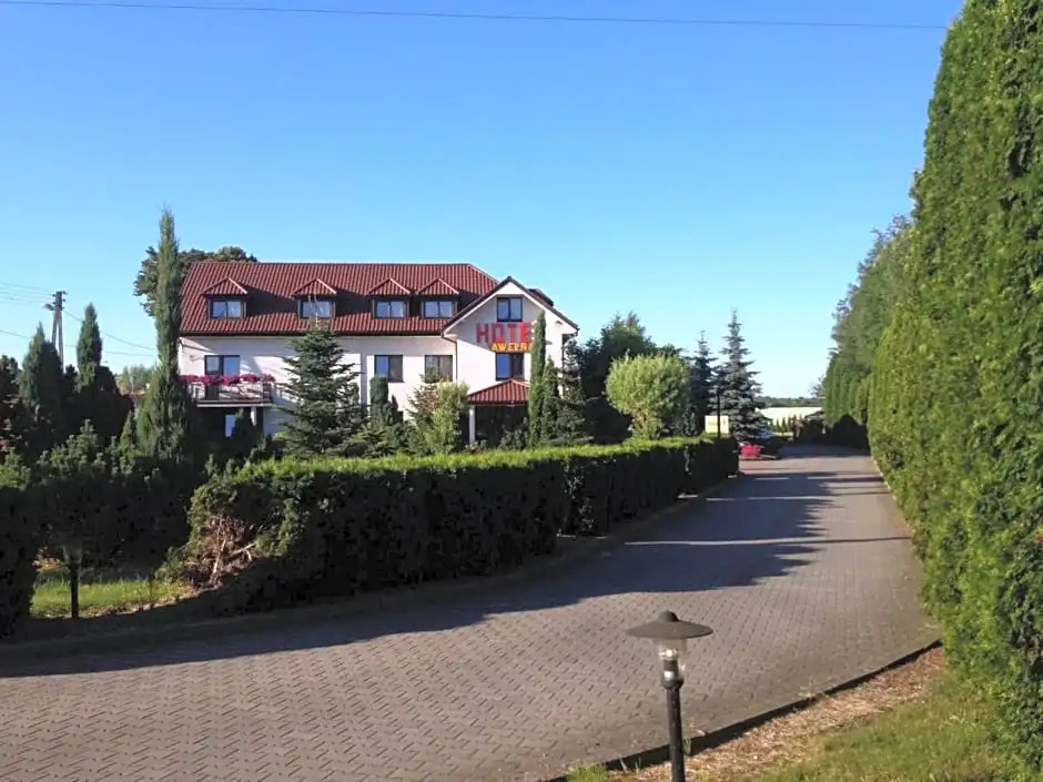 Hotel Restauracja Tawerna Gliwice - duży parking gratis