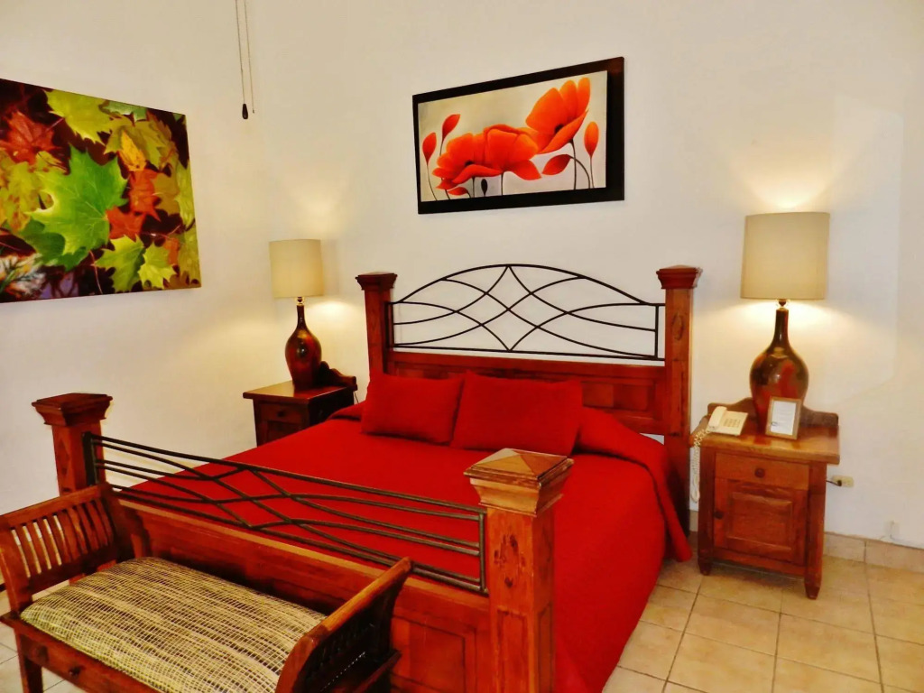 Hotel Rosa Morada