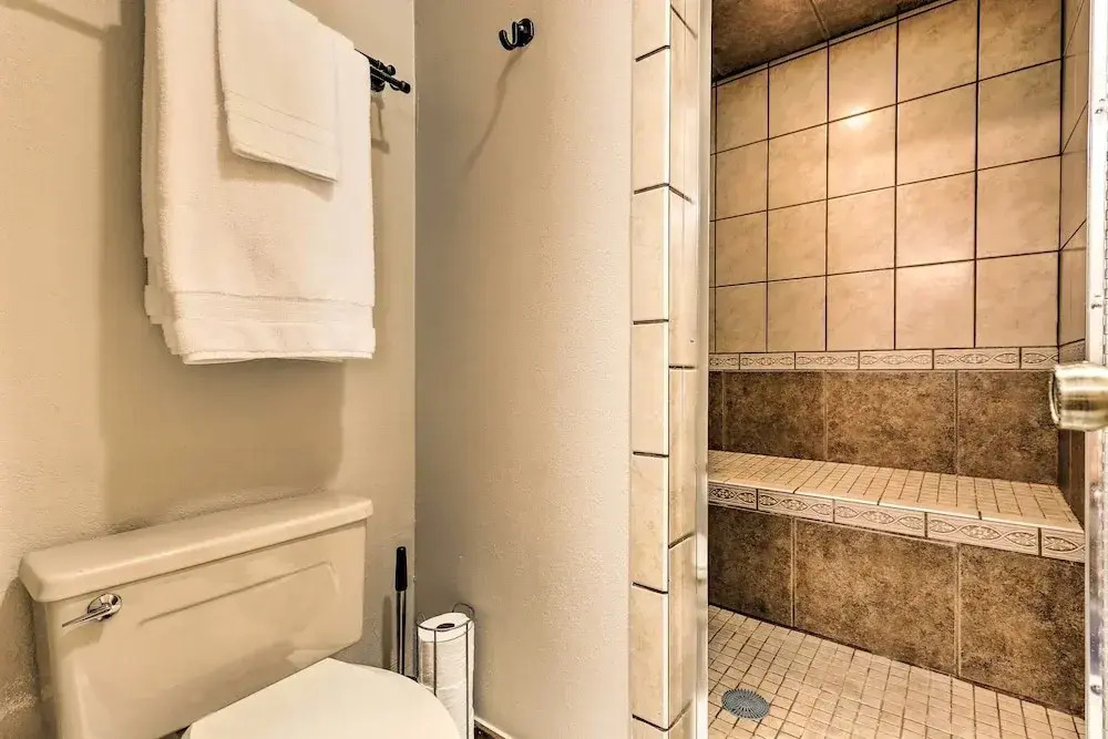 Cozy Condo on Vasquez Creek w/ Free Shuttle Access