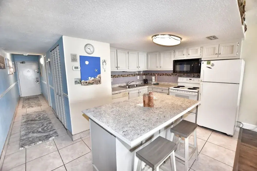 0112 Waters Edge Resort 3 Bedroom Condo by RedAwning