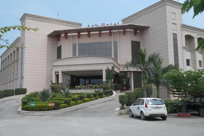 Ark Hotel And Resort