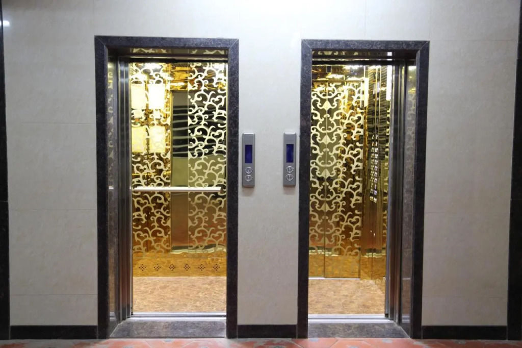 The Altruist Andheri Hotel