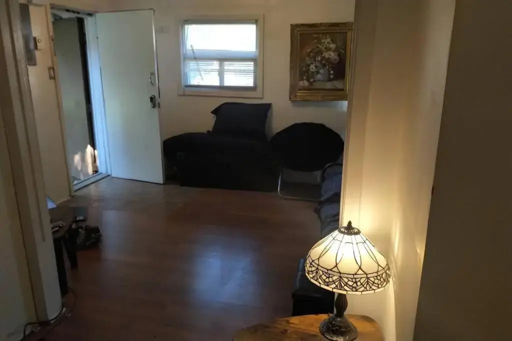 Awesome Cozy 1 bedroom Coachhouse