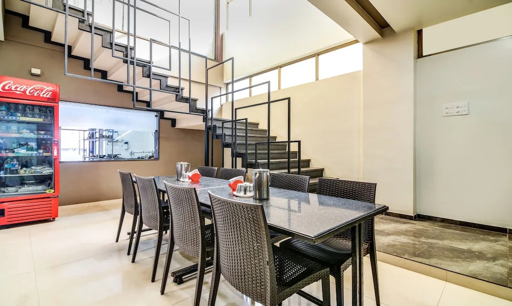 Hotel Sri Sai Suites