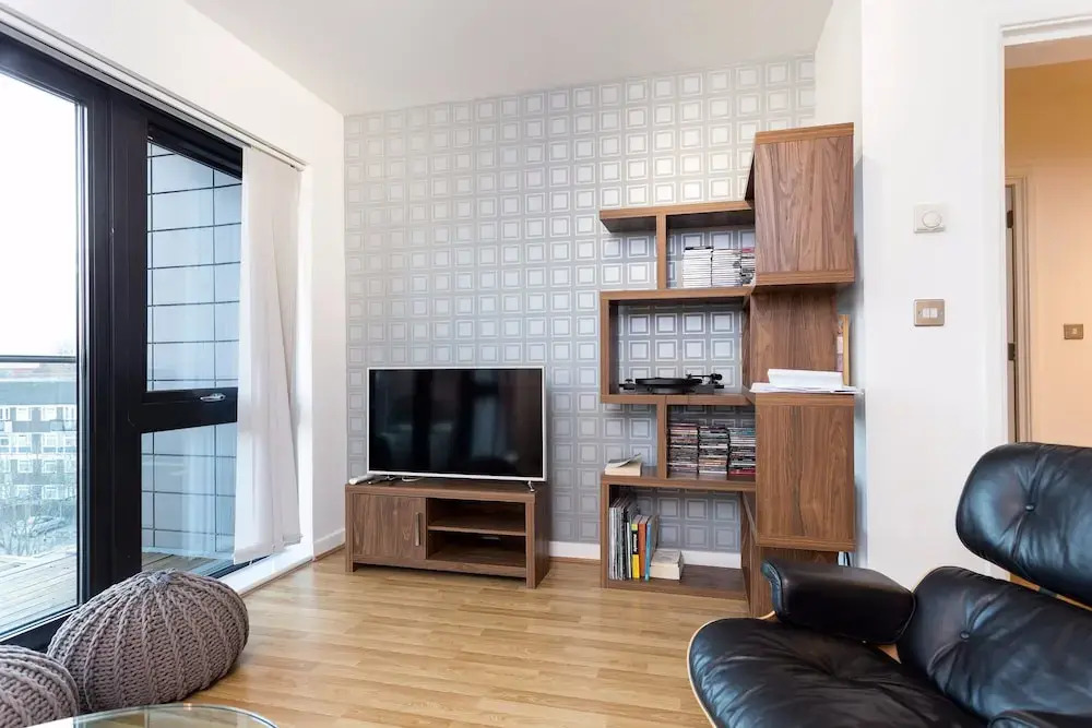Amazing 1 Bedroom Flat in Bow with Balcony