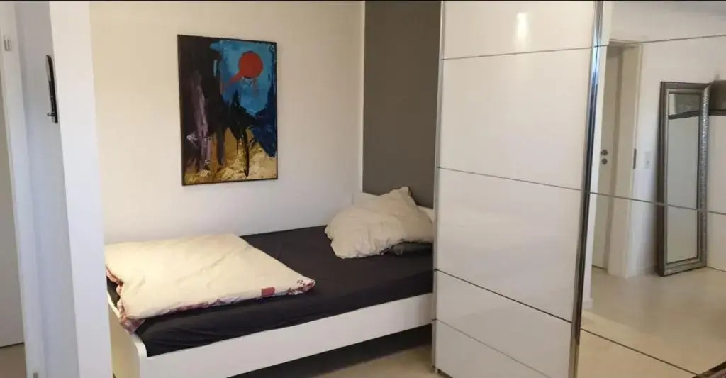 Apartment mit schöner, moderner Einrichtung
