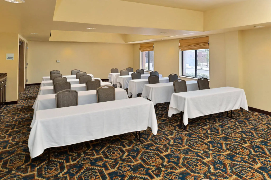 Holiday Inn Express & Suites - Albuquerque East by IHG