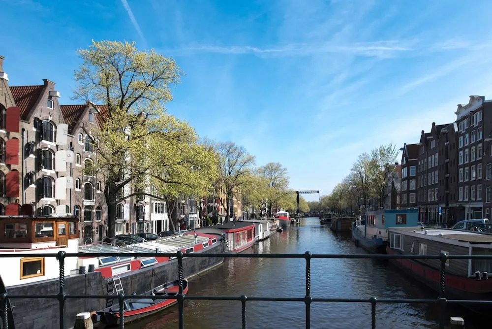 Brouwers Canal apartment