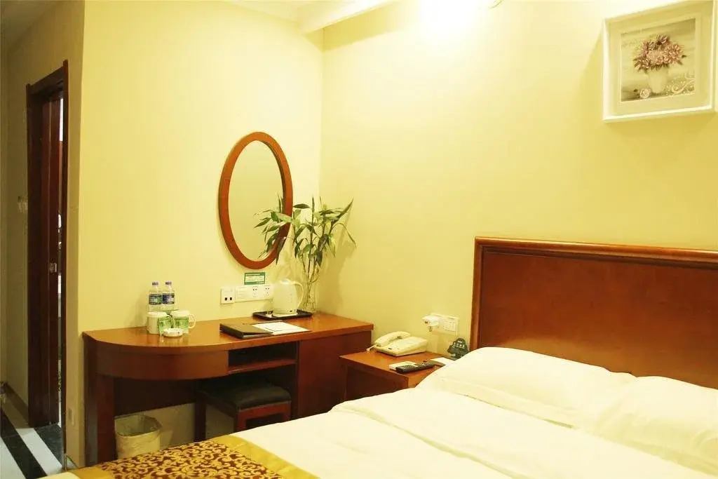 GreenTree Inn Zhejiang Taizhou Tiantai Bus Station Express Hotel