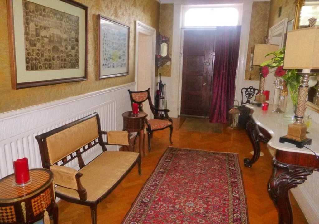 Glenmore House