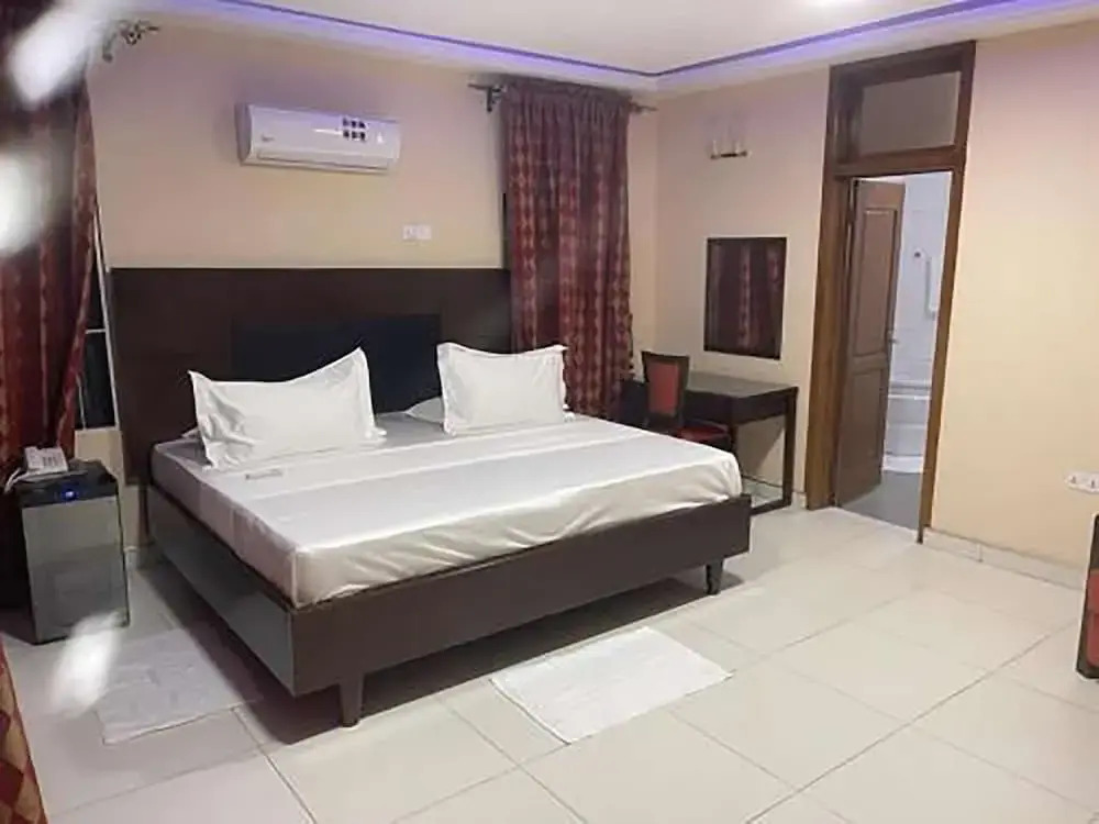 Monsoon Hotel