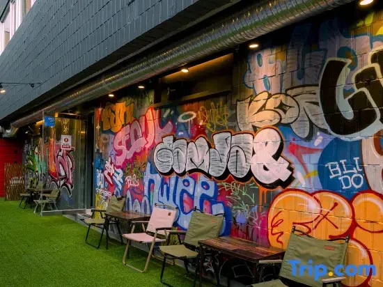 Bluedot Poshtel