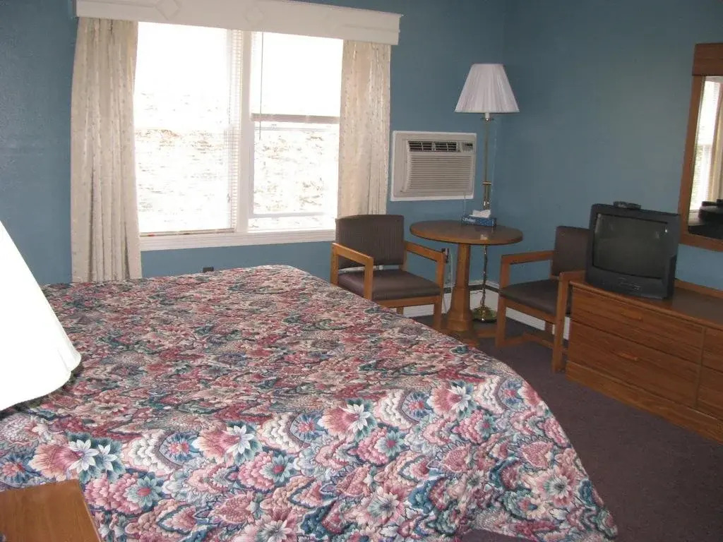 The Colonial Inn & Creamery