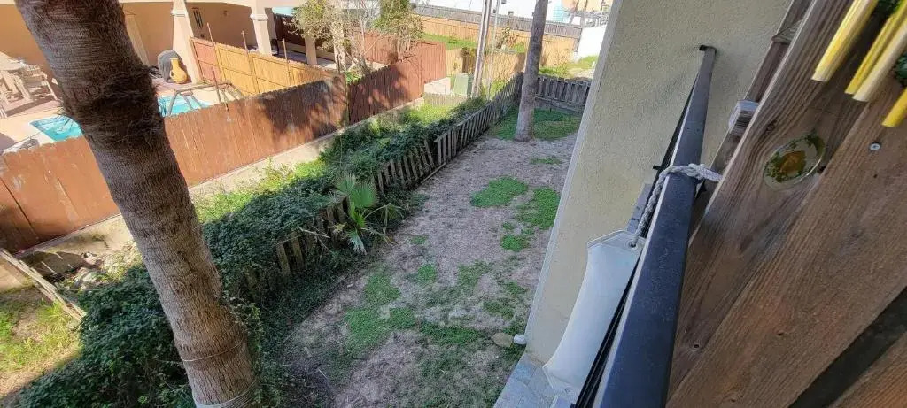 Near Beach - Cute & Cozy Pool