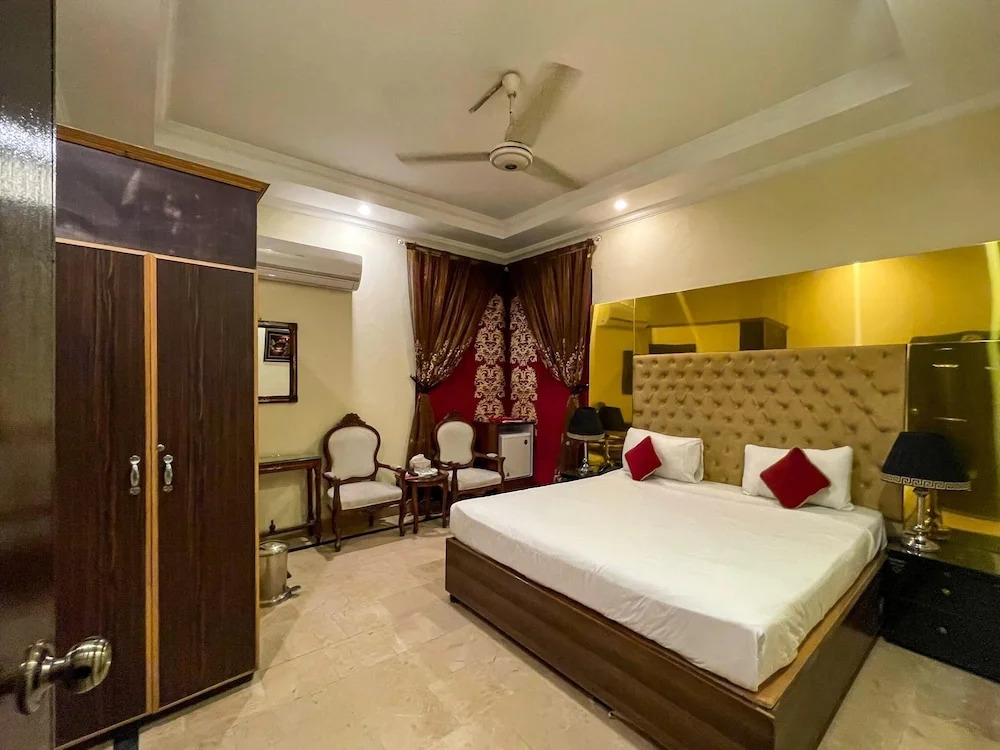 Rose Palace Hotel, Gulberg