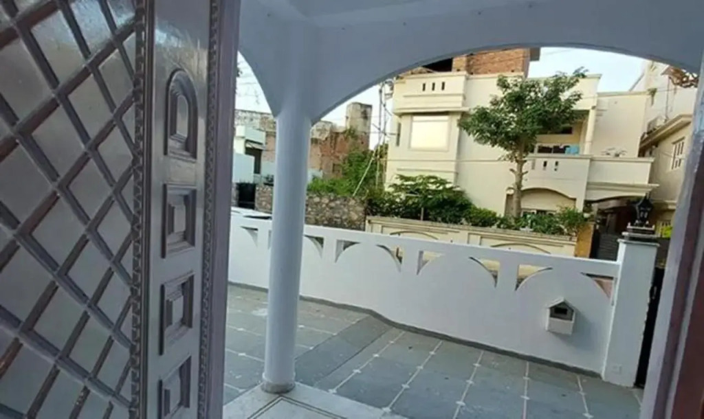 Fabhotel The Castle Homestay I