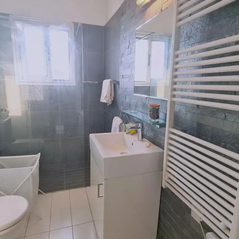 58 LIM - Stay Mystique Apartment