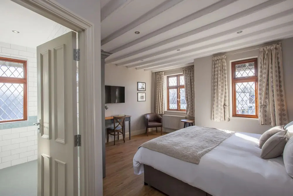 Woodborough Inn