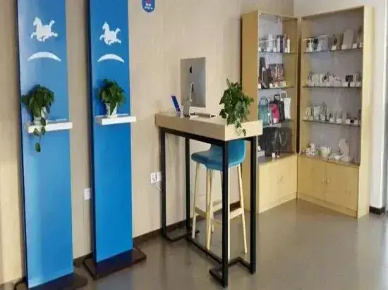 Liangzi Seaview Family Apartment (Laoting Tangshanwan Shop)