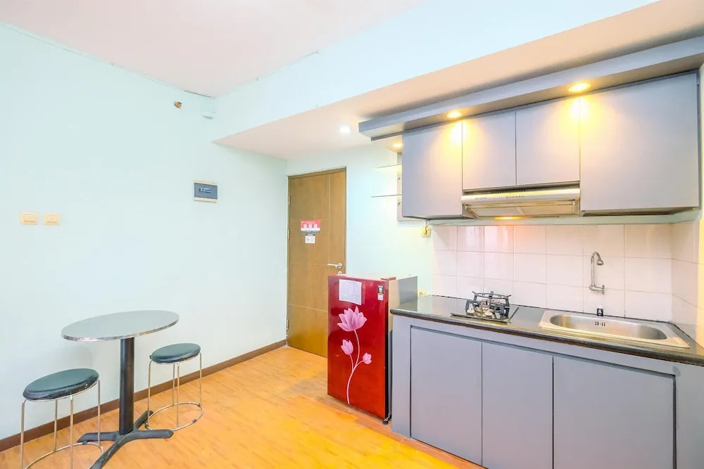Modern Look 2Br At Bogor Valley Apartment