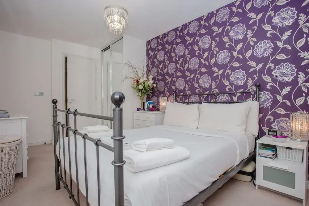 Beautiful Spacious Apartment with Private Balcony