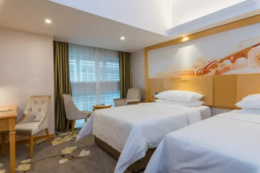 Vienna Hotel (Dongguan Huangjiang Meitang Subway Station Brnch)