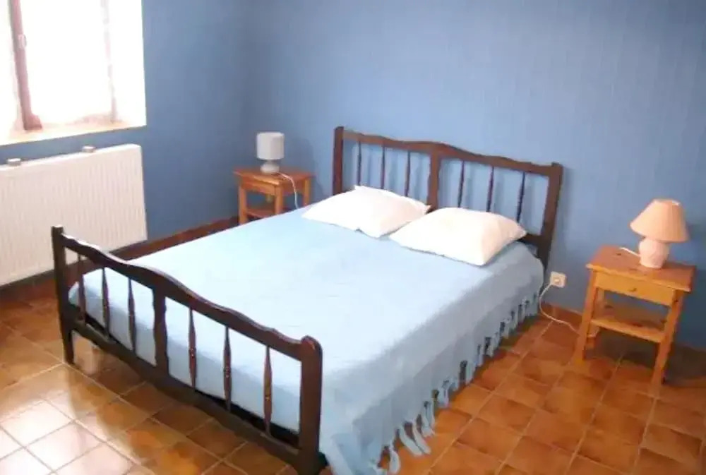 House With 3 Bedrooms in Uzer, With Furnished Garden - 10 km From the