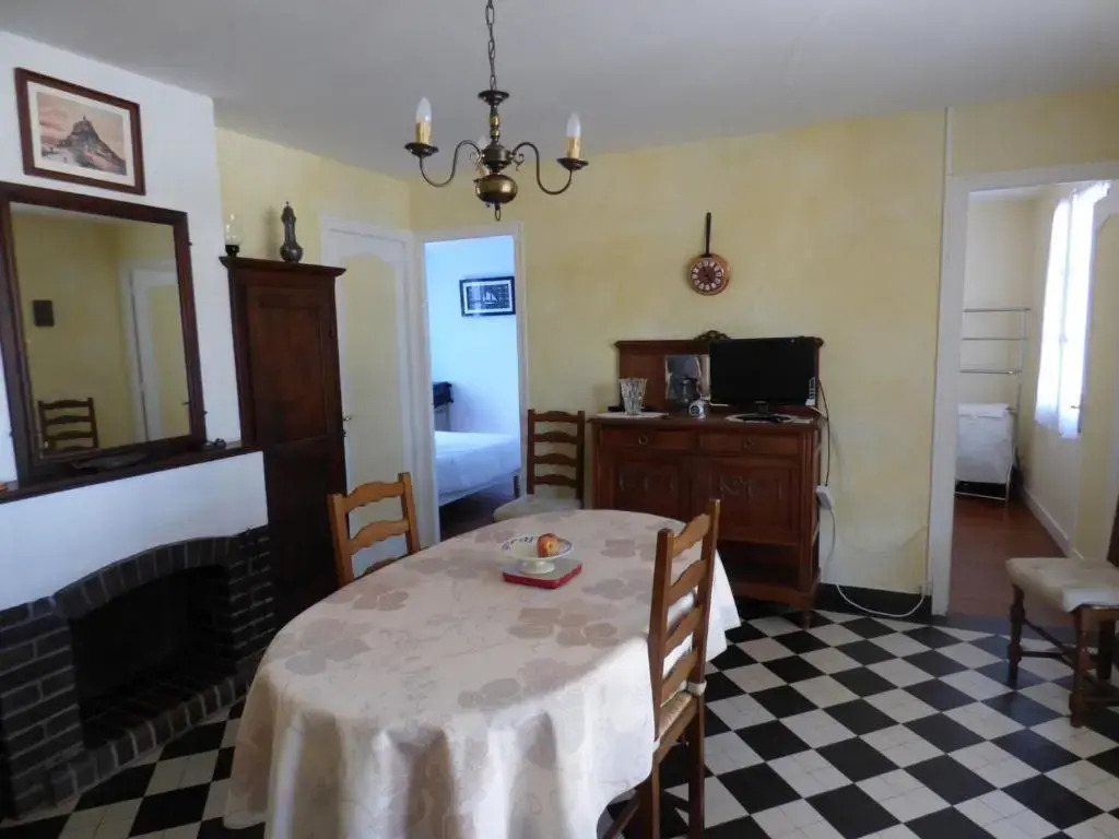 Maison Jullouville, 3 pièces, 4 personnes - FR-1-361-81