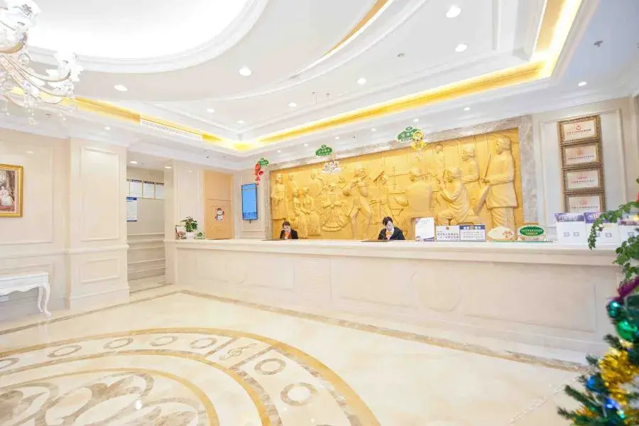 Vienna Hotel (Chongqing Hechuan High-speed Railway Station)
