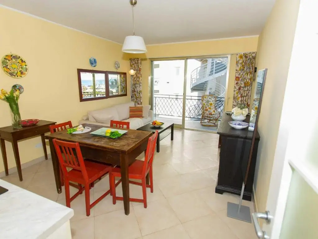 Appartement Menton, 2 pièces, 4 personnes - FR-1-196-160