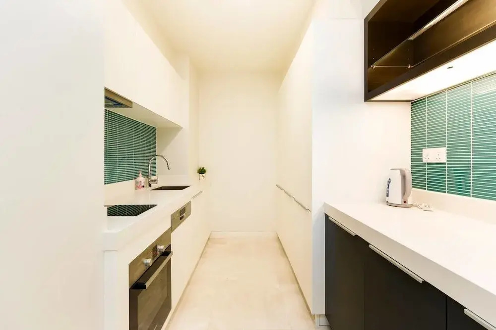 Chic Tropicana Home by Guestready