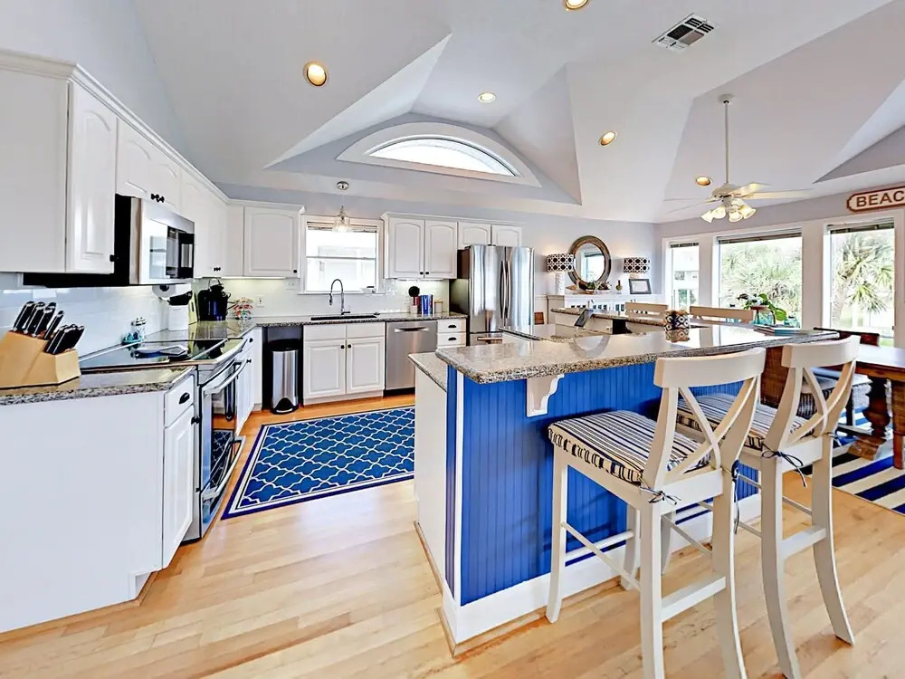 4131 Spoonbill Ln Home - 4 Br home by RedAwning