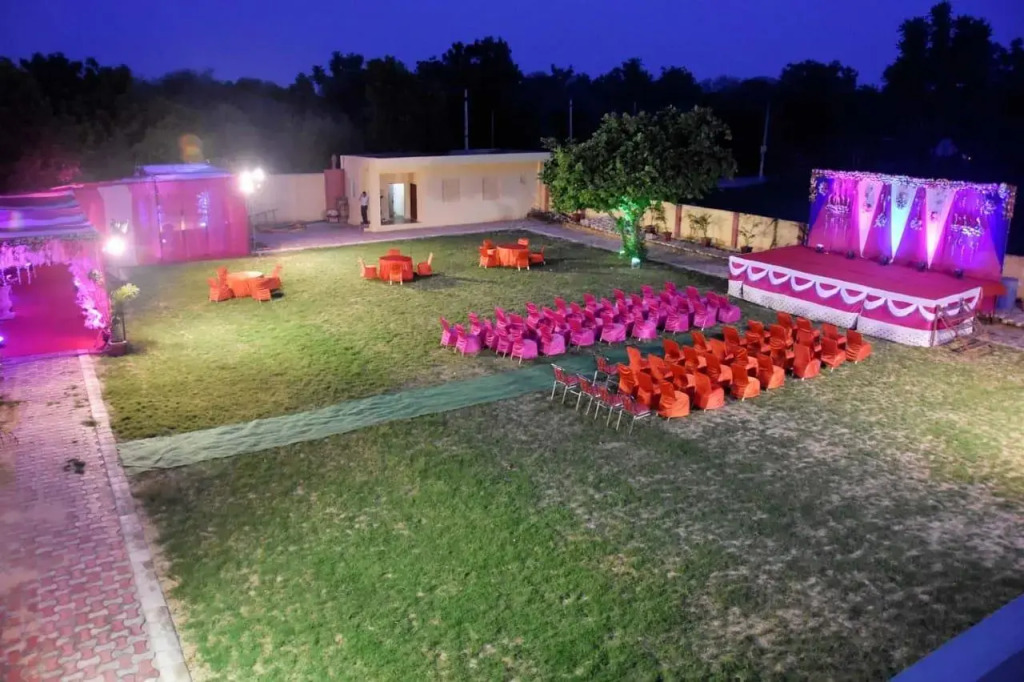 Tuma Club House