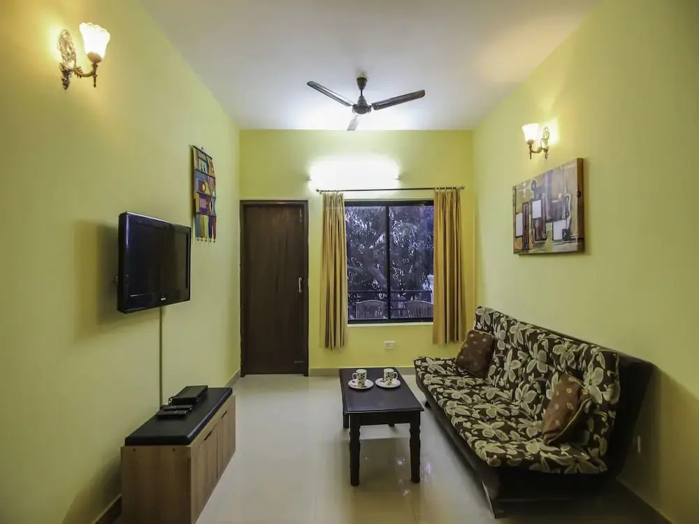 OYO 10726 Home Modern Pool View 2BHK Vagator