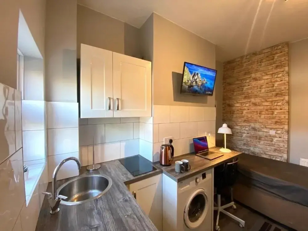 Limpenny Studio Apartment
