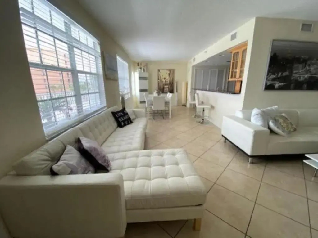 OCEANVIEW LARGE DREAM CONDO WITH 2BD/2B in CLEARWATER BEACH