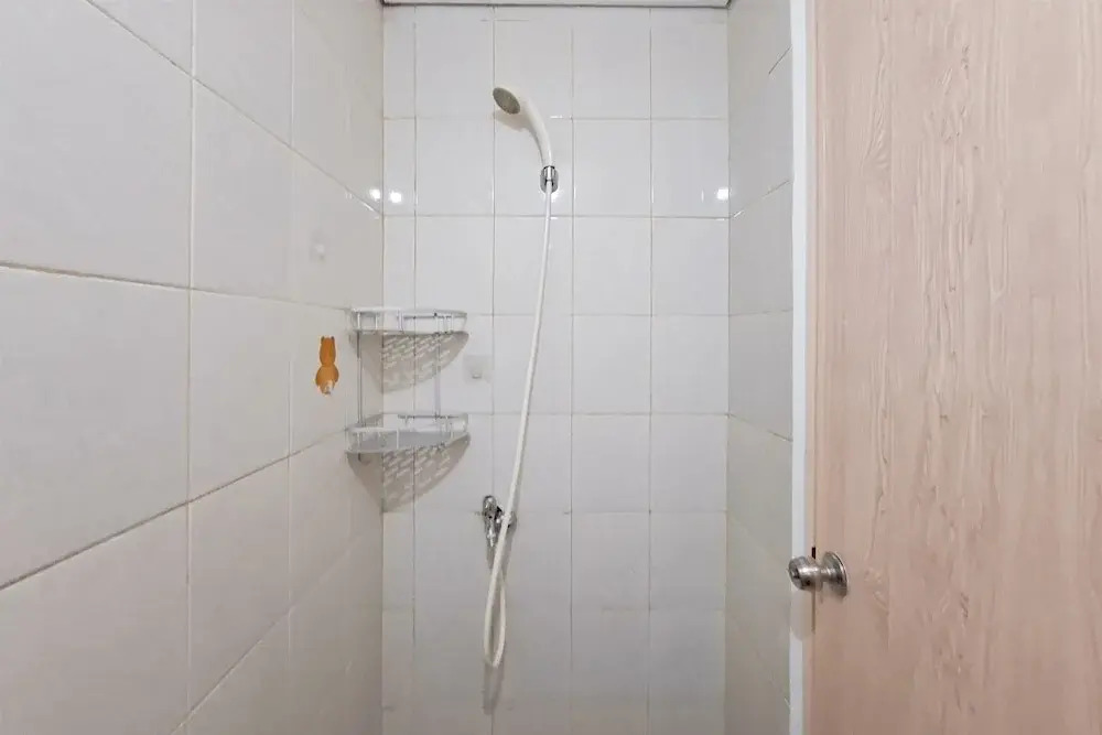 Basic Studio Apartment Near Krl Station At Poris 88