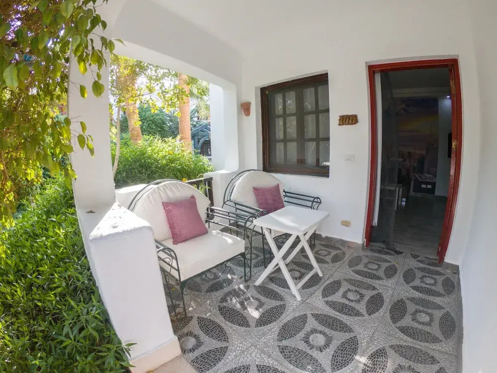 One Bedroom Apart Deep Purple by Pool