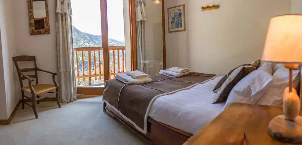 Ski Peak - Chalet Lucette - bijoux style 200m from the piste