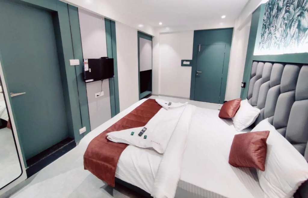 Hotel Everest Residency