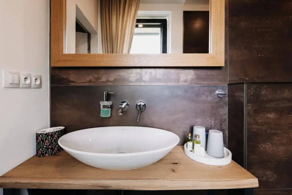VILLA BRICOLA - Boutique Apartments