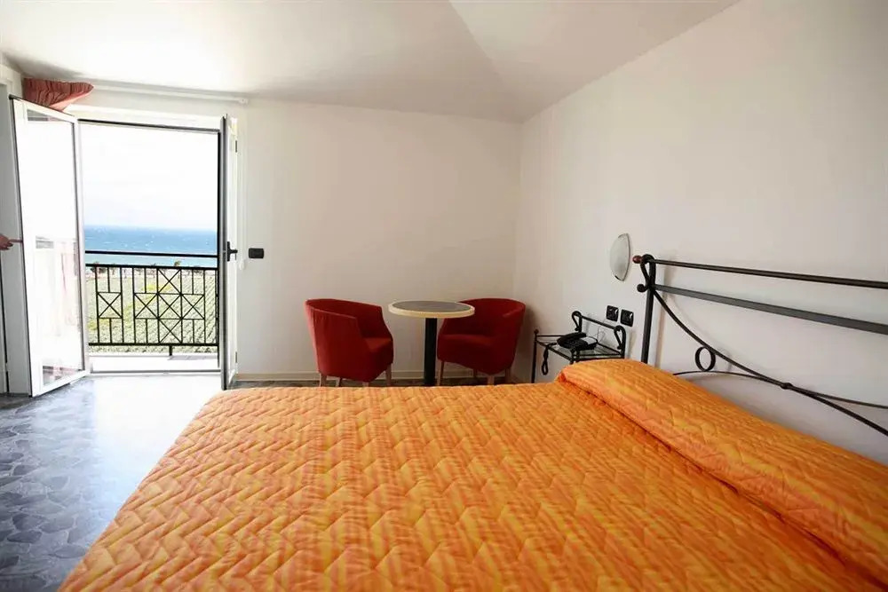 Hotel Enotria