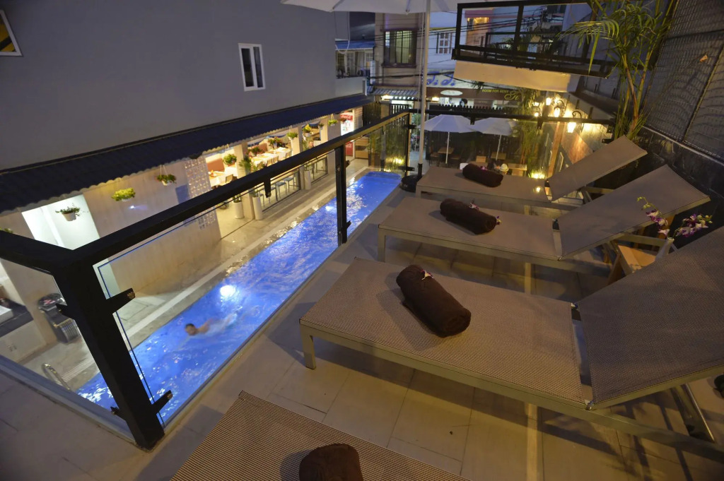 Urban Lodge Hotel Hostel