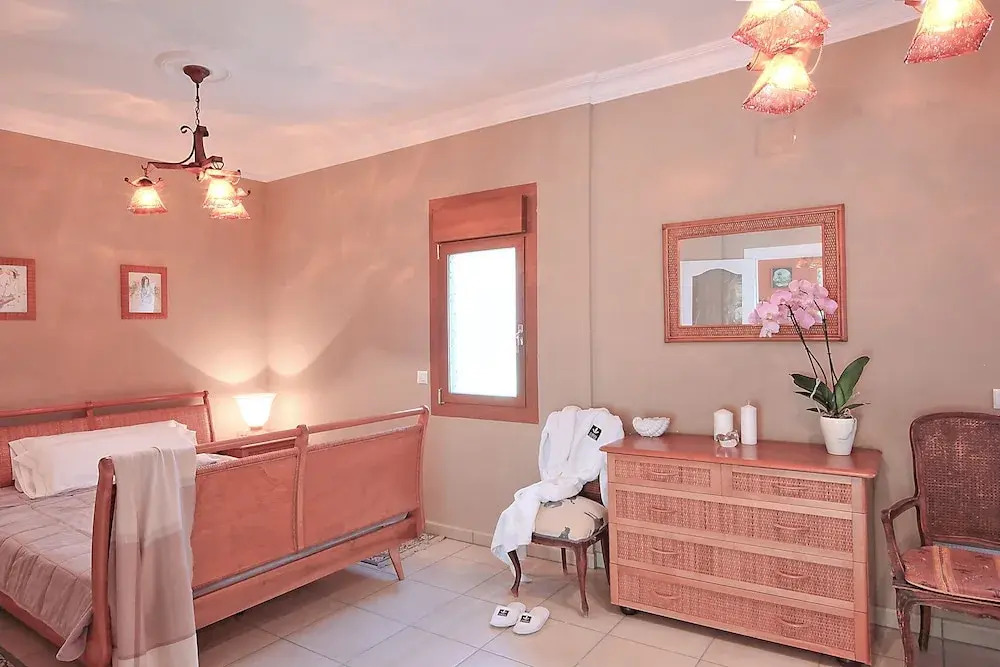 Gorgeous private villa for 10 in Moraira