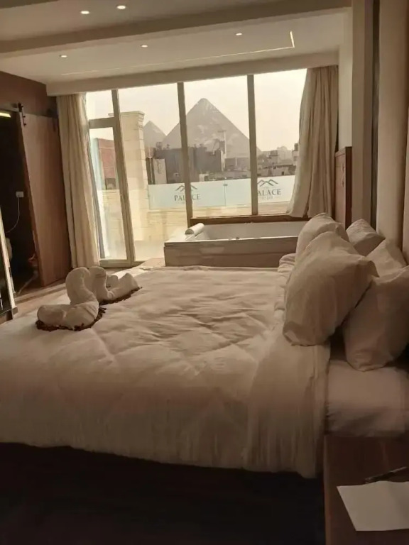 The Palace Pyramids View Hotel