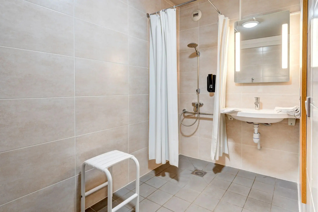 B&B HOTEL Louveciennes