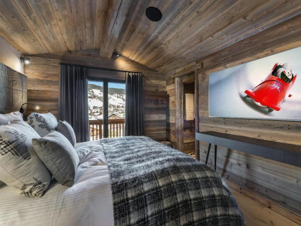 Chalet de luxe avec jacuzzi, salle cinéma et piscine au centre de Megève - FR-1-569-10